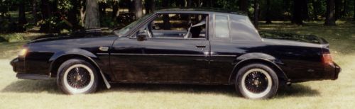 1987 Buick Grand National, Side View